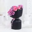 تنسيق فاخر من الورود والديزي