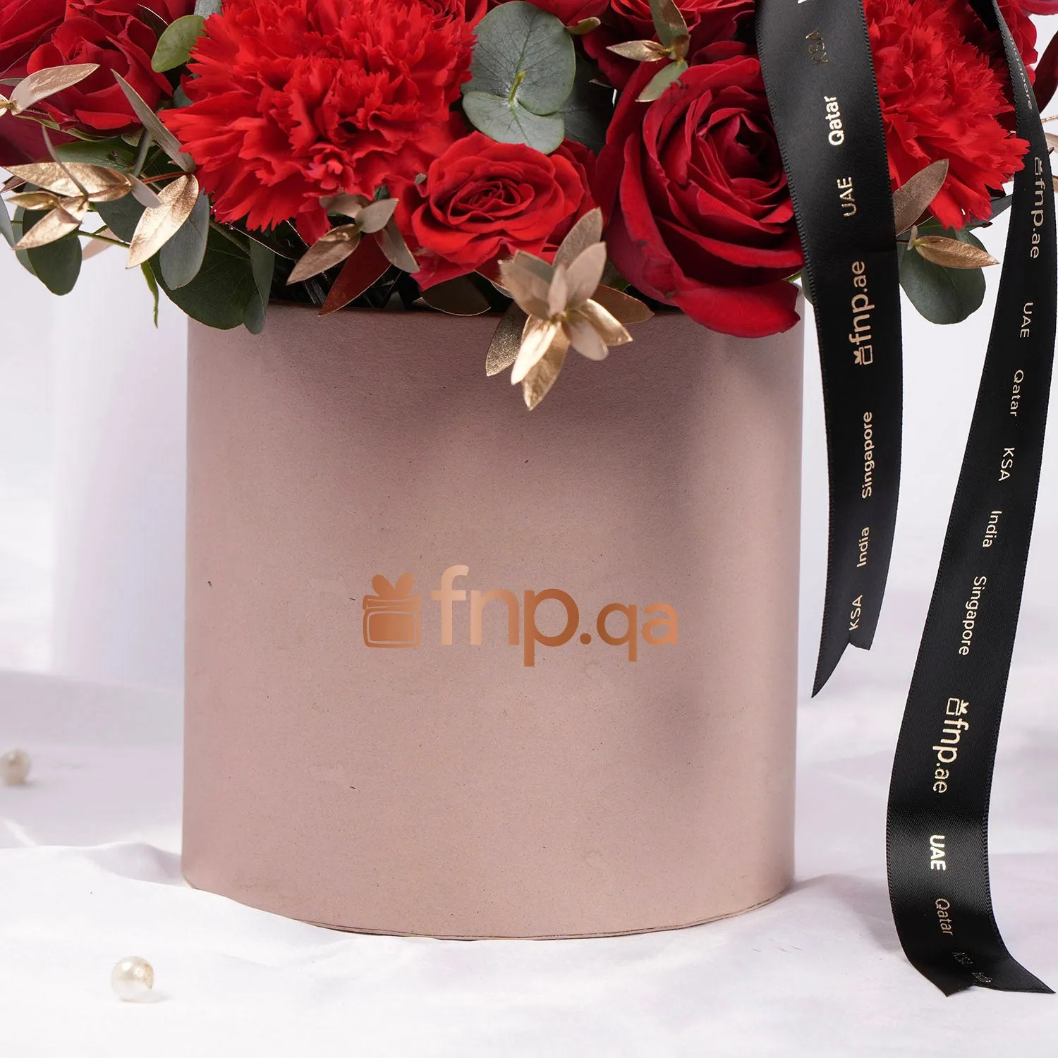 Luxurious Rosewood Charm Box: A Symphony of Red Blooms