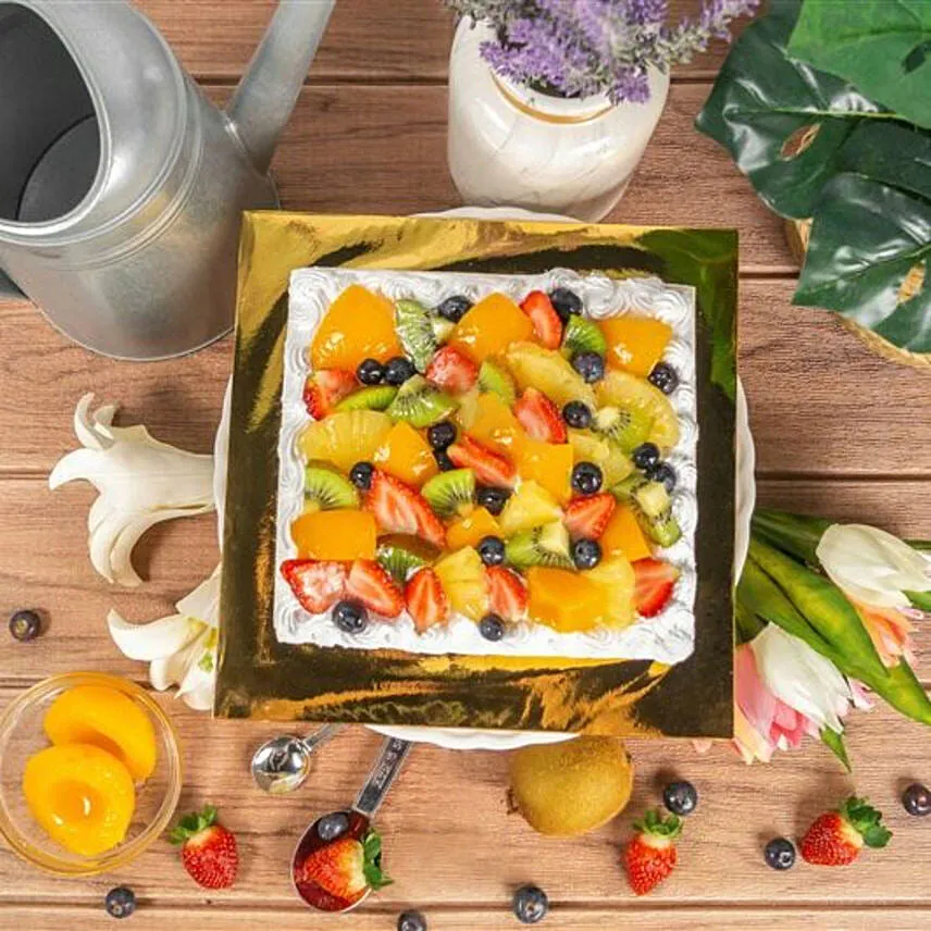Fruit Chantilly Cake Half Kg