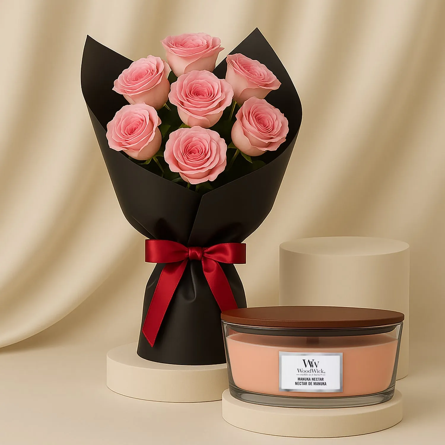 Elegant Manuka Nectar – Noir Bloom Hand Bouquet with Fragrant Candle