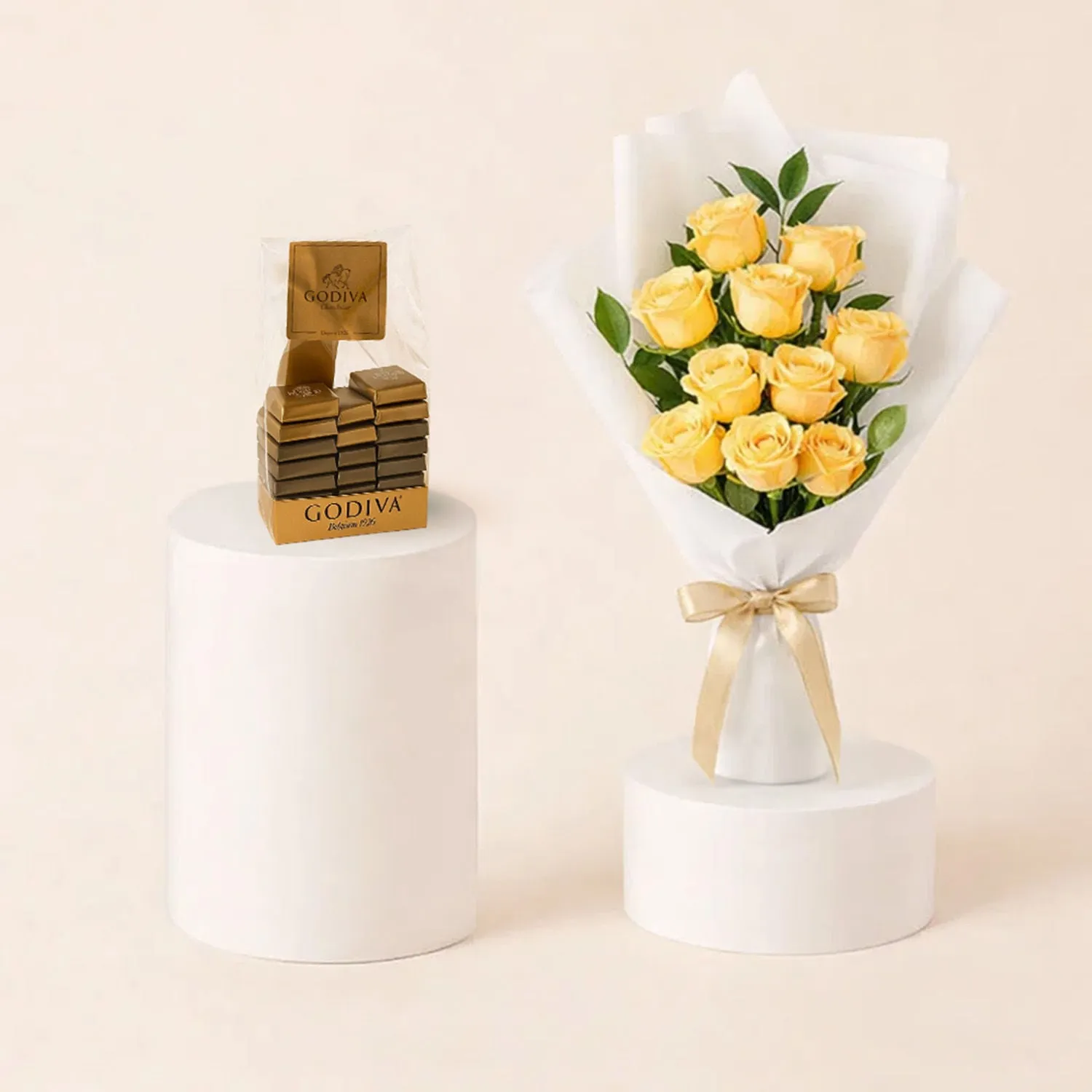 Nice Peach Rose Bouquet Combo With Godiva Chocolates
