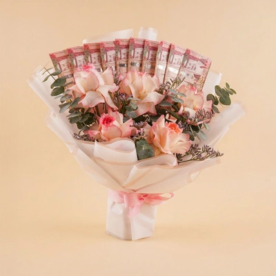 Beautiful Roses and 1000 SAR Money Bouquet