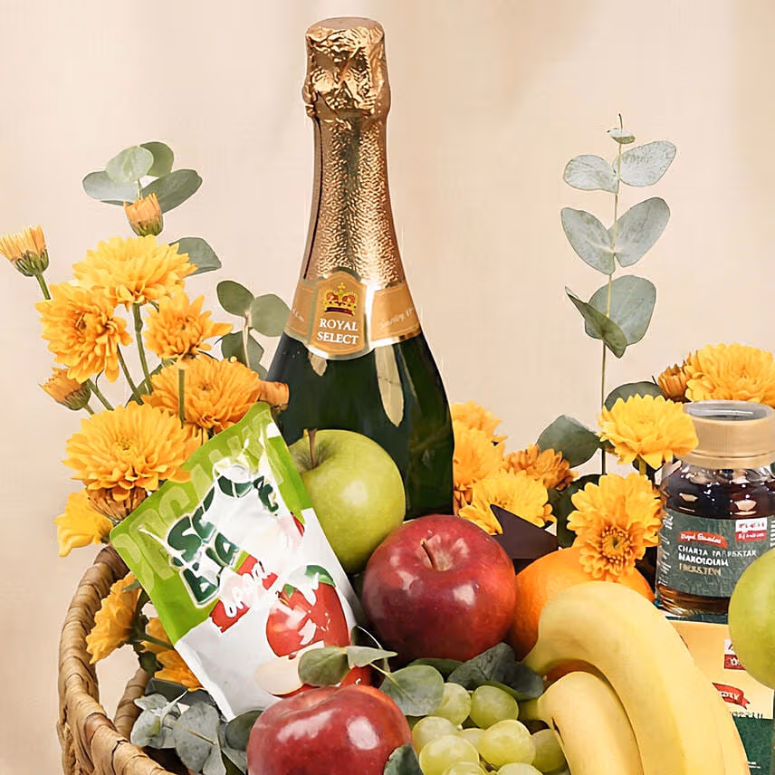 Sweetness Basket with Fresh Fruits