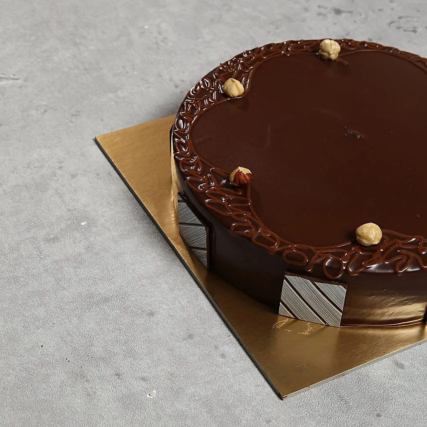 Eggless Hazelnut Choco Cake