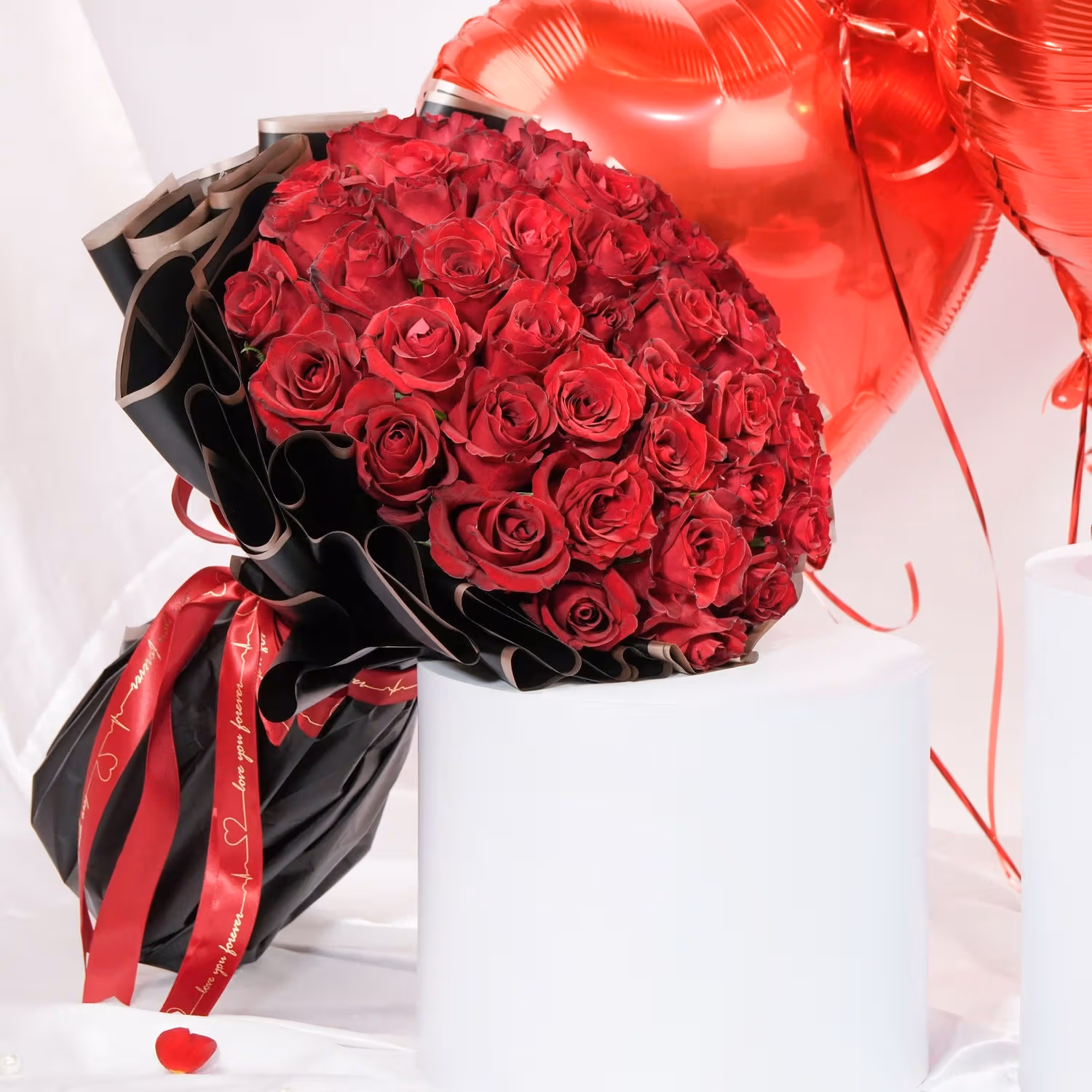 35 Red Roses With Balloon And Cake