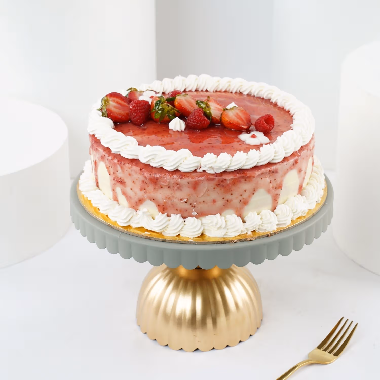 Delicious Strawberry Cake