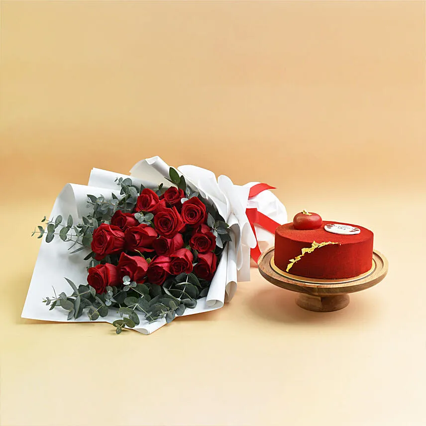 15 Red Roses And Million Smiles With Cake