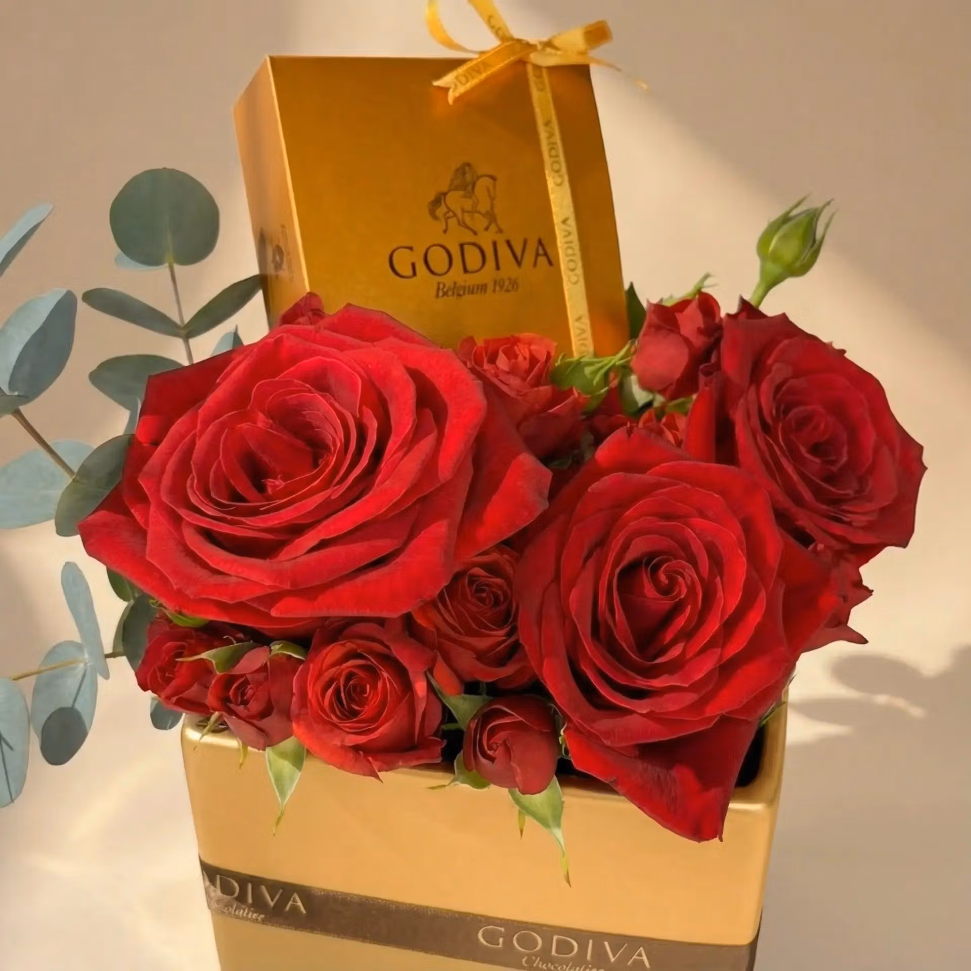 Golden Love Affair: Luxurious Roses & Godiva Chocolates