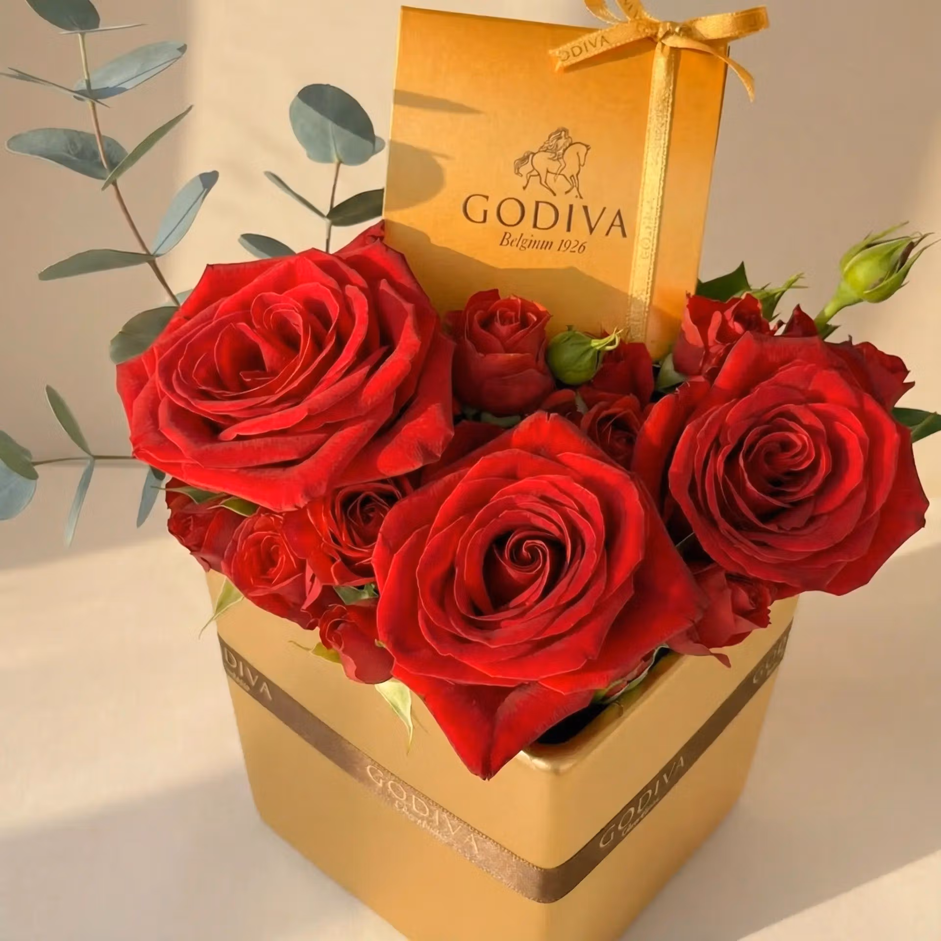 Golden Love Affair: Luxurious Roses & Godiva Chocolates