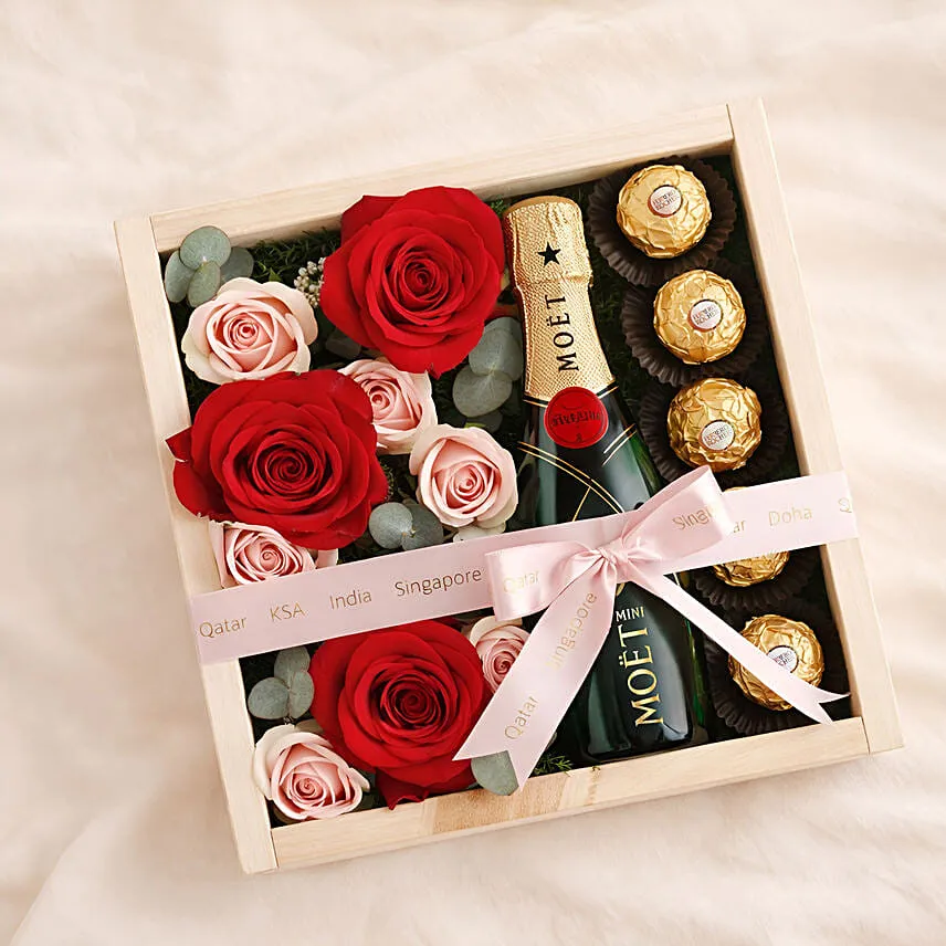 Roses, Rochers and Moet Mini Gifts Box