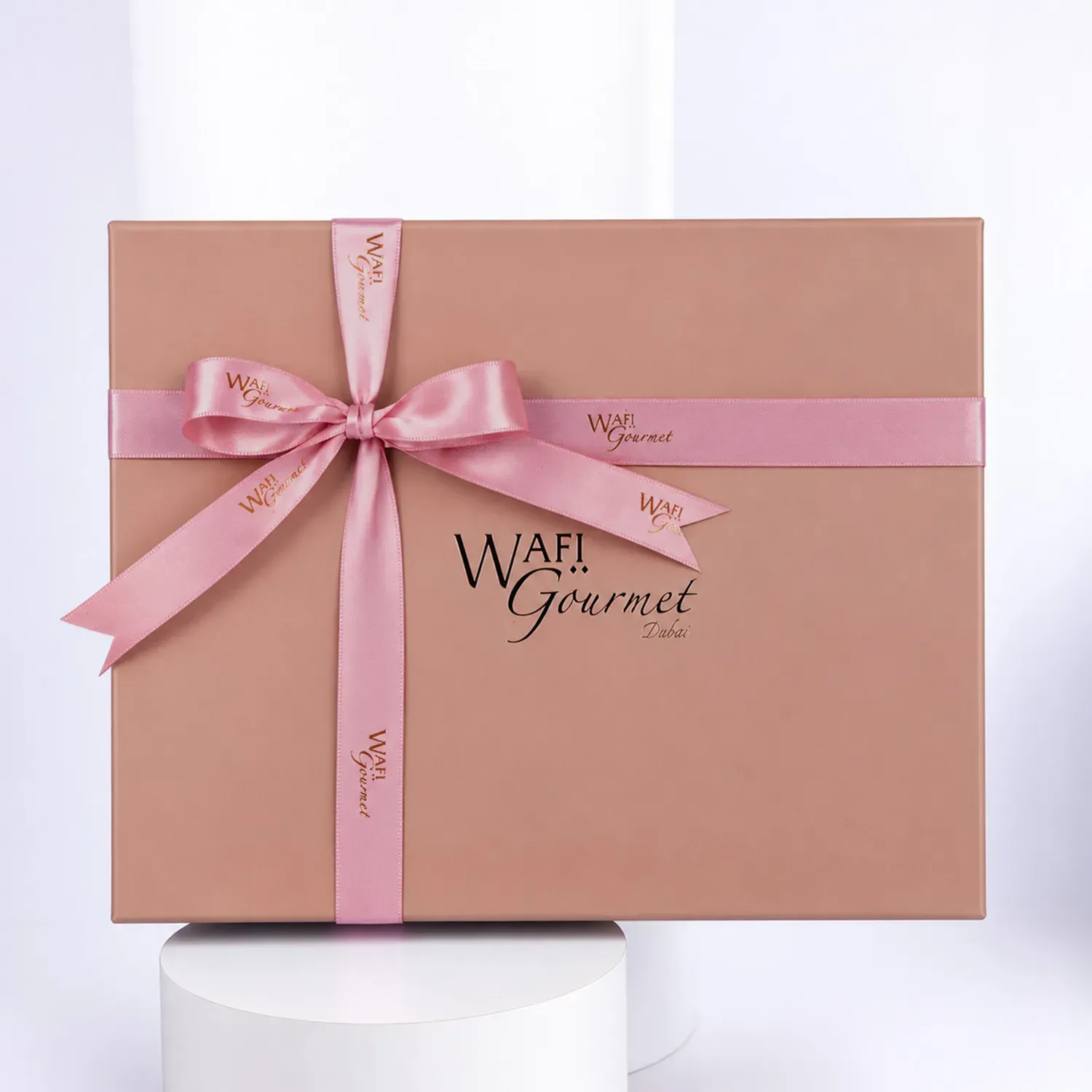 Baklawa and Stuffed Dates Gift Set By Wafi