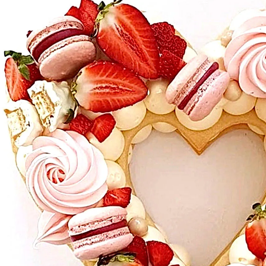 Beautiful Heart Shaped Vanilla Cake- 1 Kg