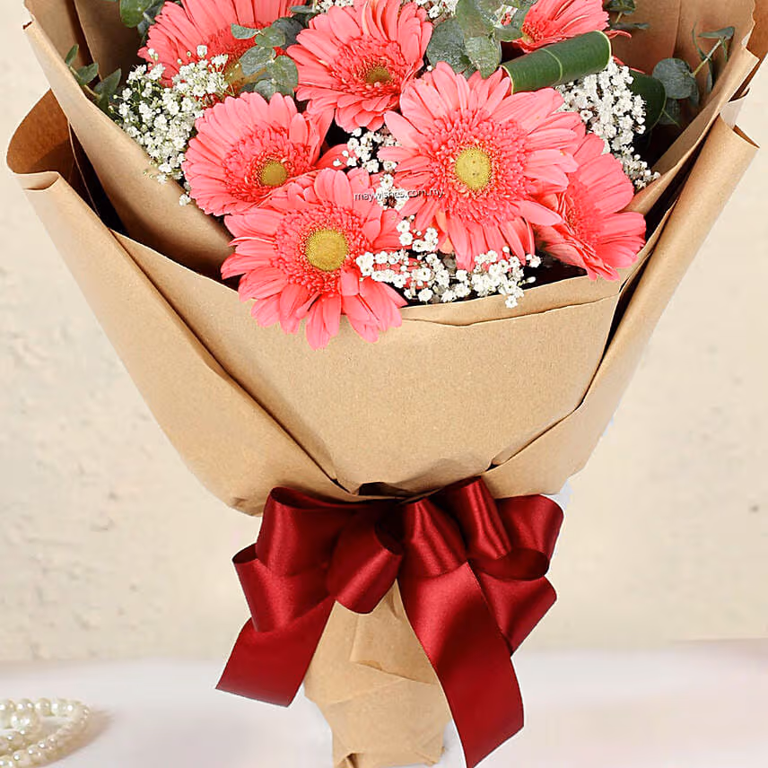 Gracious Gerberas Bouquet With Chocolate Cake