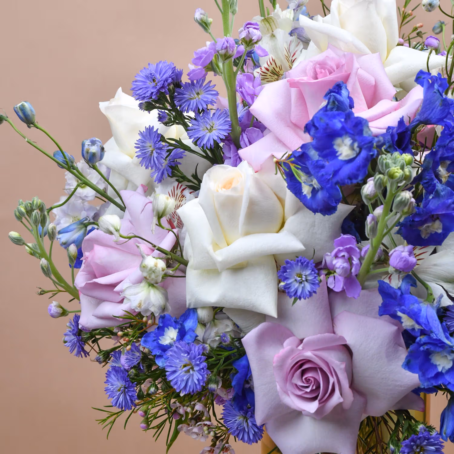 Elegant Mixed Flower Blooms in Ceramic Vase