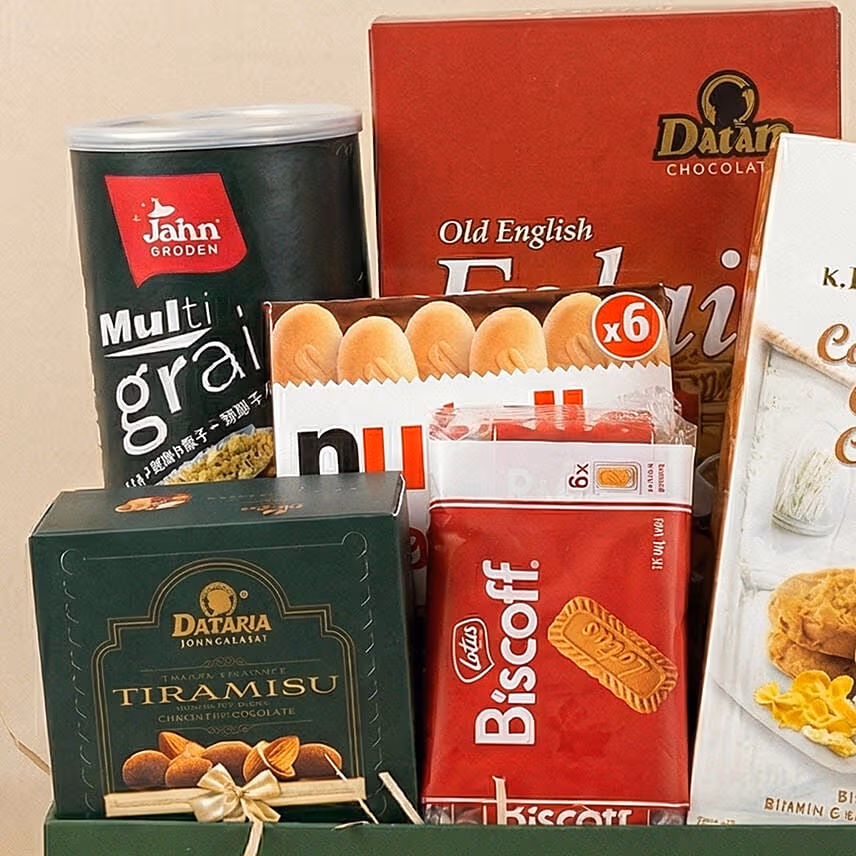 Sweet & Savory Snack Hamper