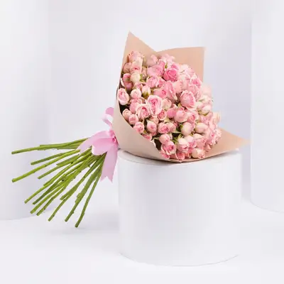 Elegant Pink Spray Rose Bouquet with Beige Wrapping
