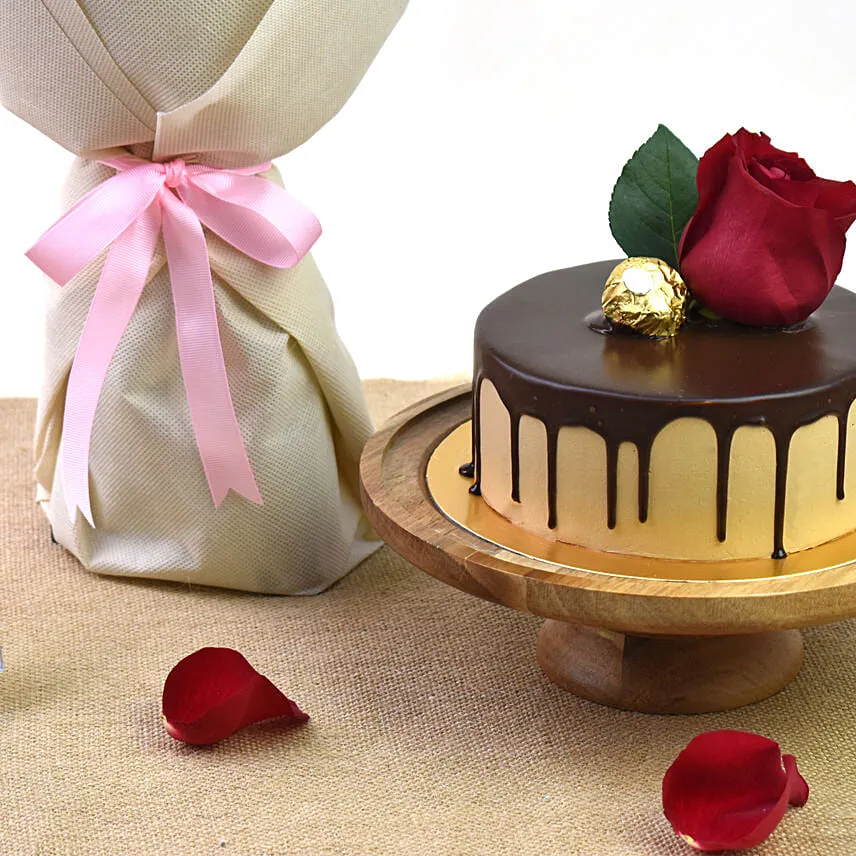 Half Kg Cake With 24 Pcs Ferrero and Flowers