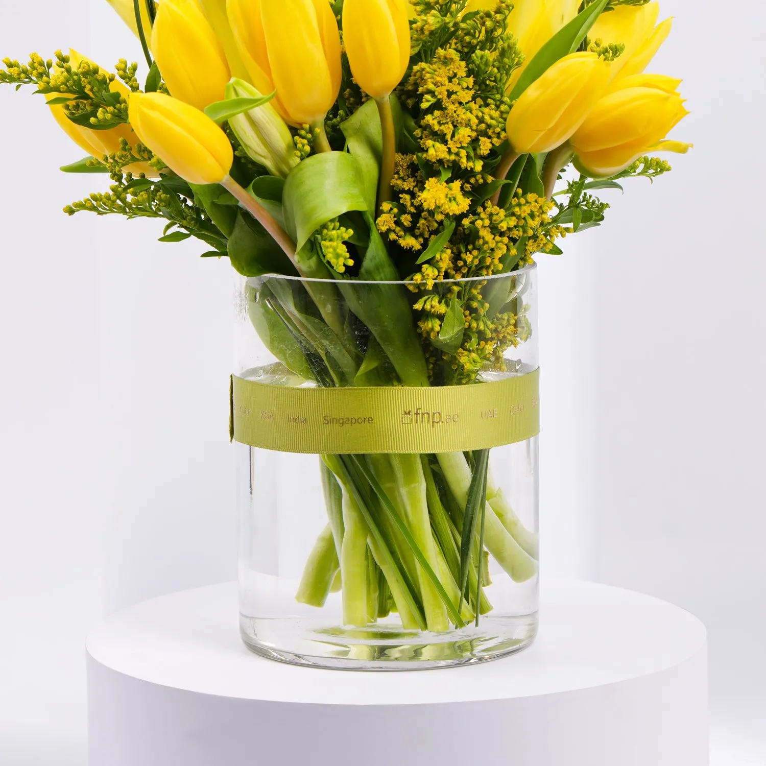 Otantik Home - Luxurious Rose Marine Candle with Vibrant Yellow Tulip Vase
