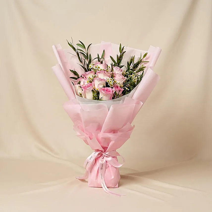 Titanic Rose Chamomile Hand Bouquet