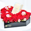 حب رائع: صندوق 20 وردة حمراء - إستيه لودر 50 ML EDP