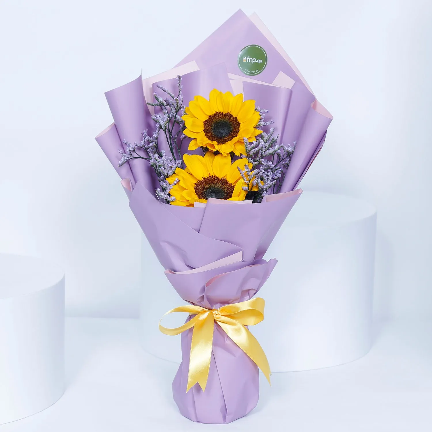 Deluxe Vanilla Cake with Elegant Sunflower Bouquet