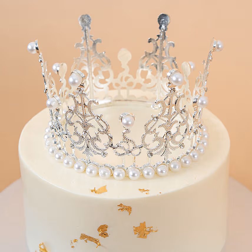 Minimalist Tiara Strawberry Cake 6 inch