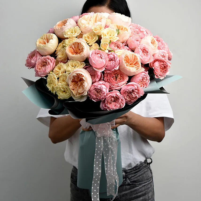 Garden Roses Long Hand Bouquet
