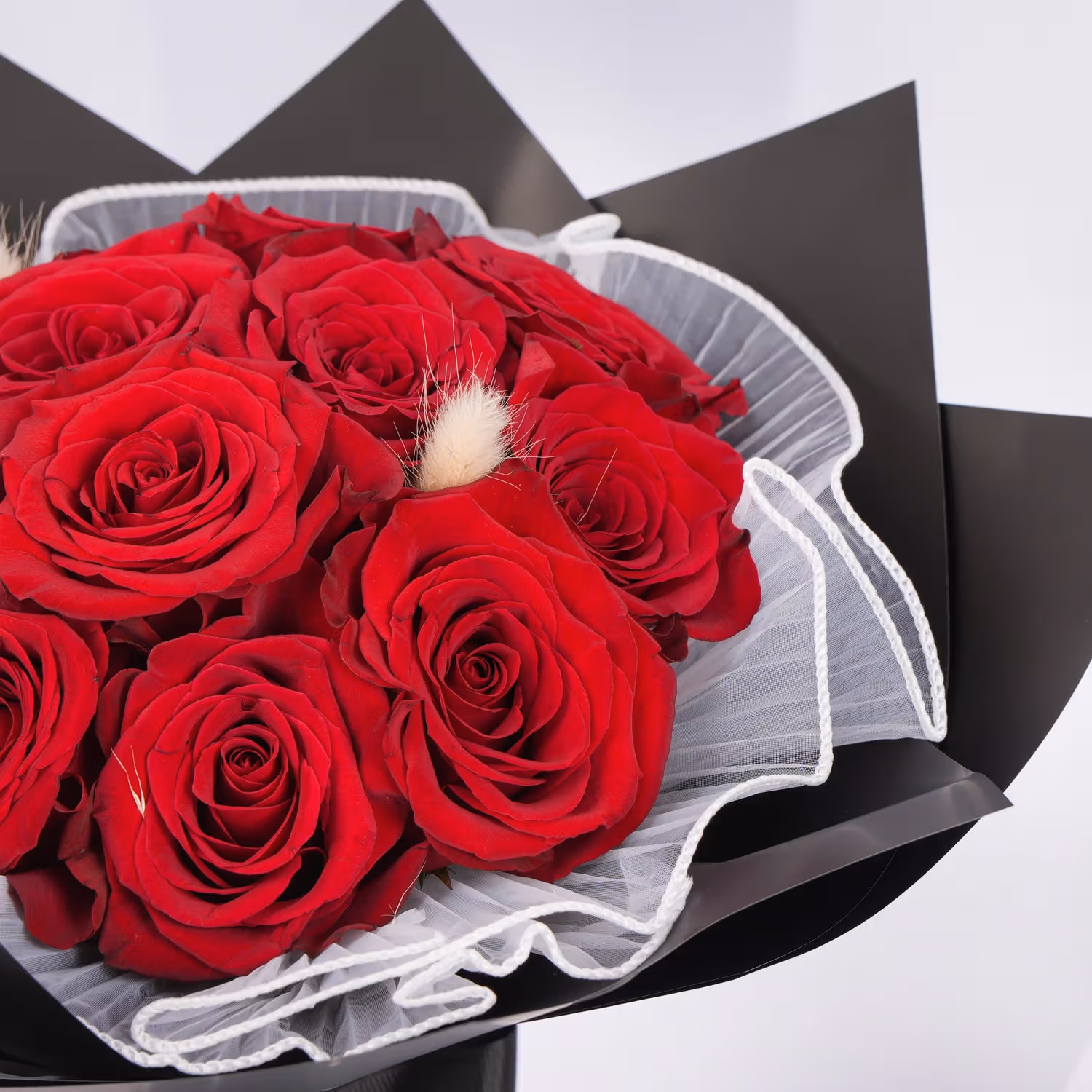 Elegant Red Roses Graduation Bouquet – Perfect Gift for Celebrating Success