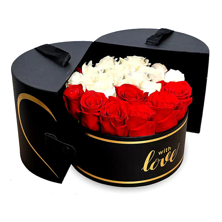 Charming Red & White Roses With Mini Moet Champagne 200 Ml For Valentines