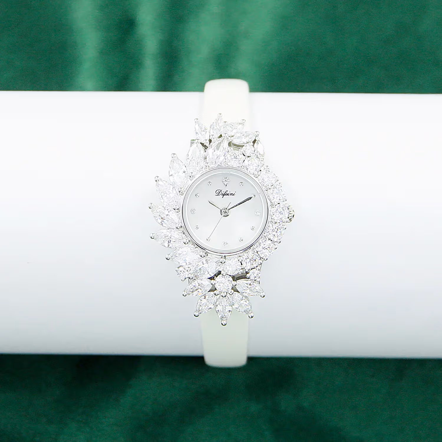 Difeini Luxury Lady Quartz Watch with Crystal-Embellished Dial and Genuine Leather Strap