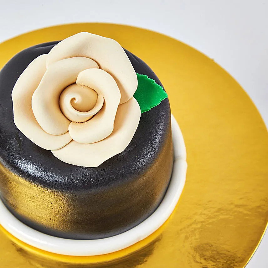 Exotic Black Mono cake