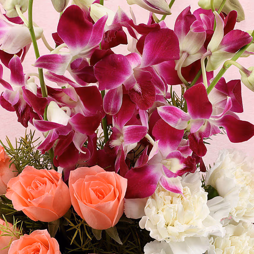 Elegant Flower Bouquet With Chocolate Cake