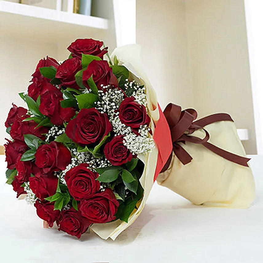Lovely Roses Bouquet for Valentine
