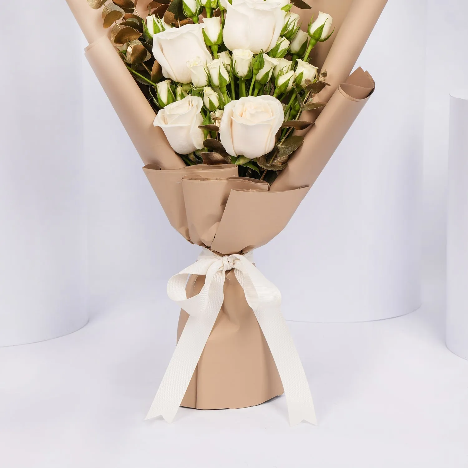Elegant White Rose Bouquet for Ramadan Celebrations