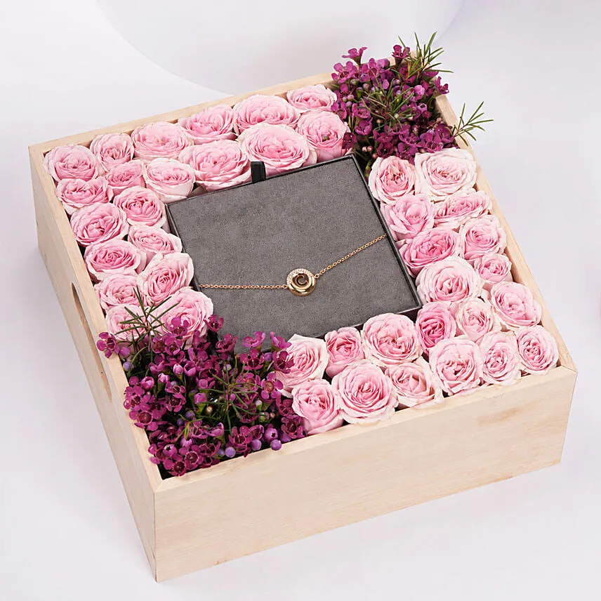 Cerruti 1881 Gold Plated valeria Bracelet GIft Tray for Her