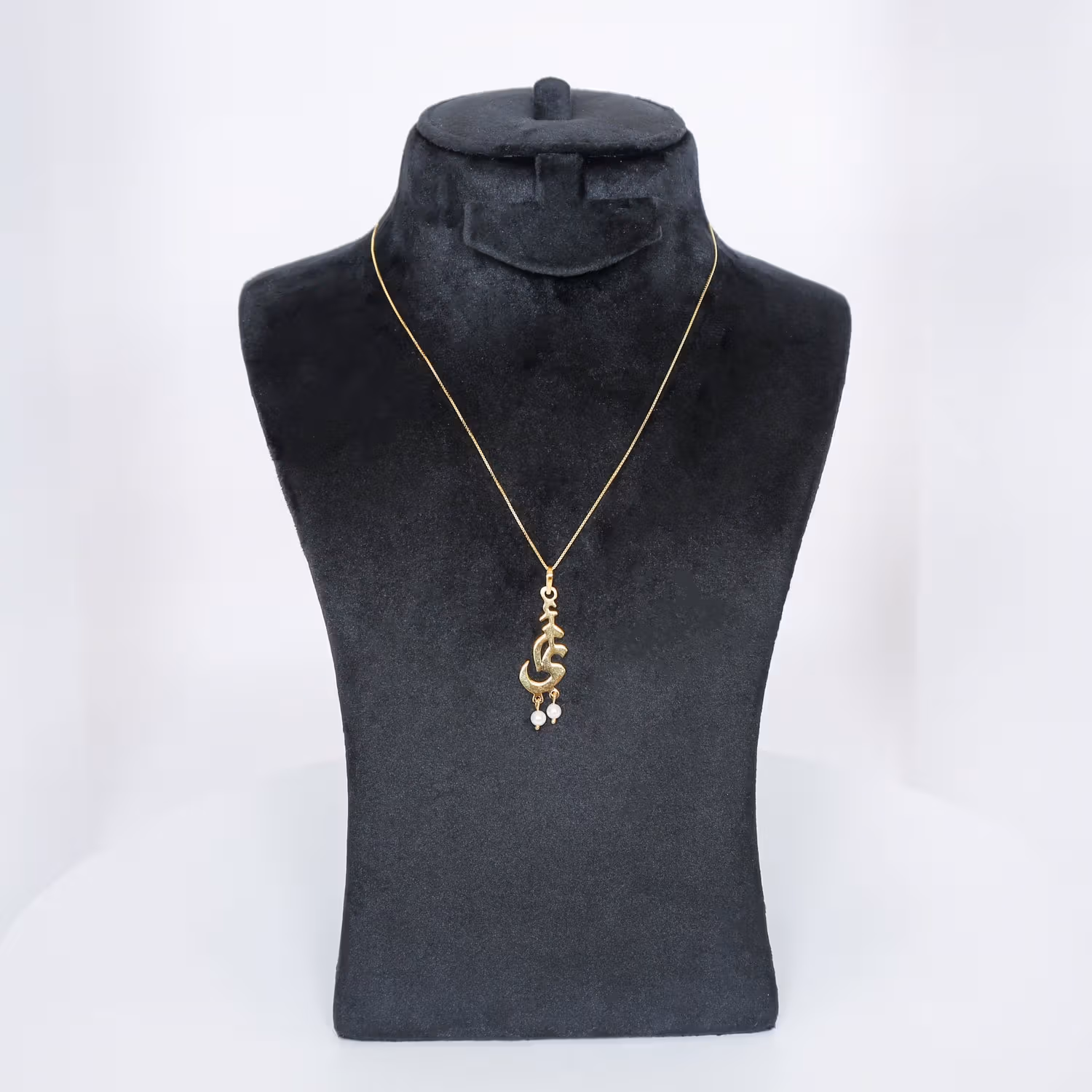 Gold Plated Silver Necklace 'Omi' with Elegant Pearl Design