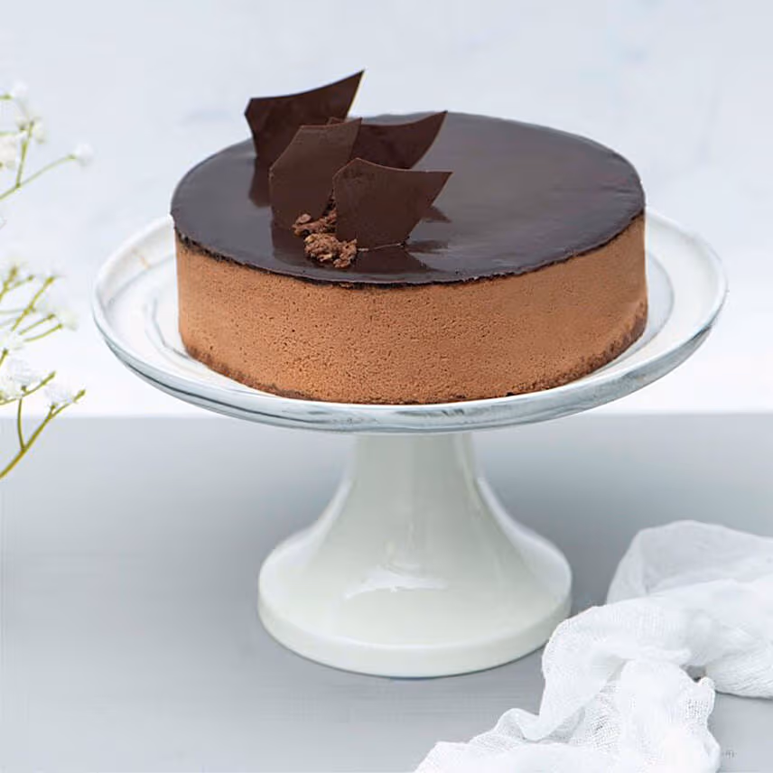 Irresistible Crunchy Chocolate Cake With 16 Pcs Ferrero Rocher