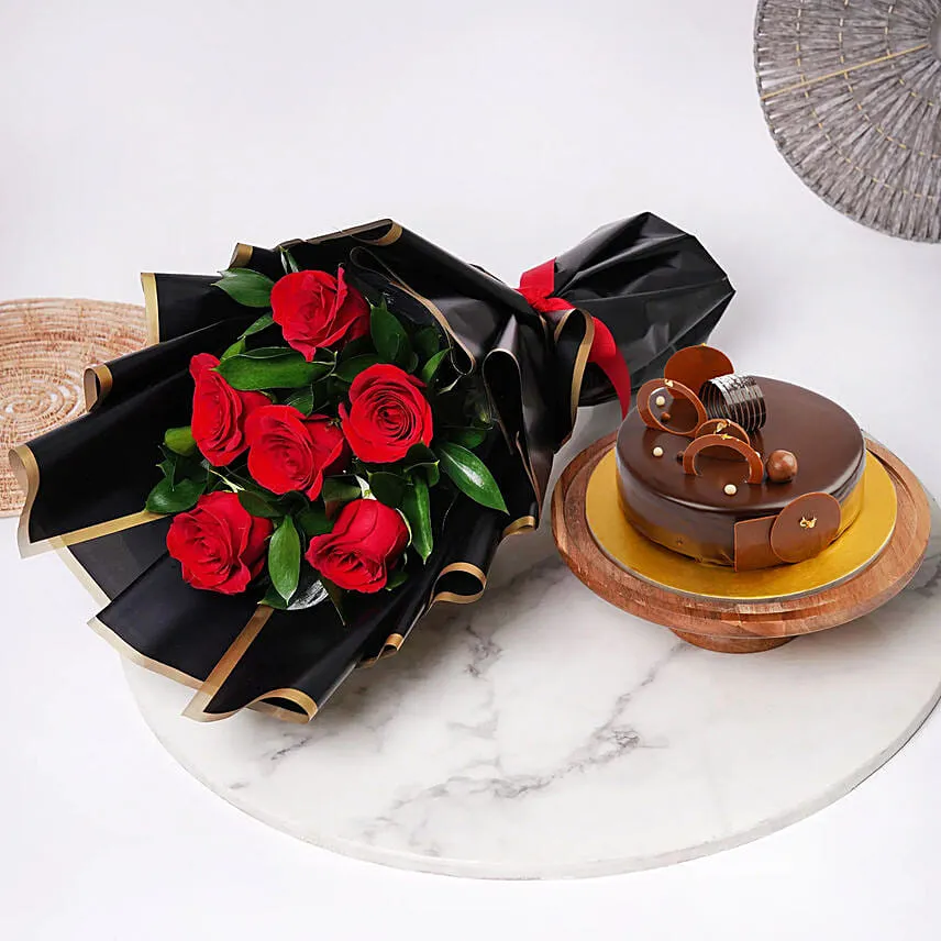 Fudge Cake With Flowers