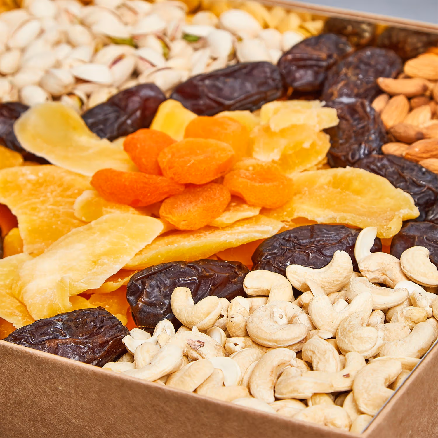 Premium Assorted Healthy Delights - Nut and Dried Fruit Gift Box (1 Kg)