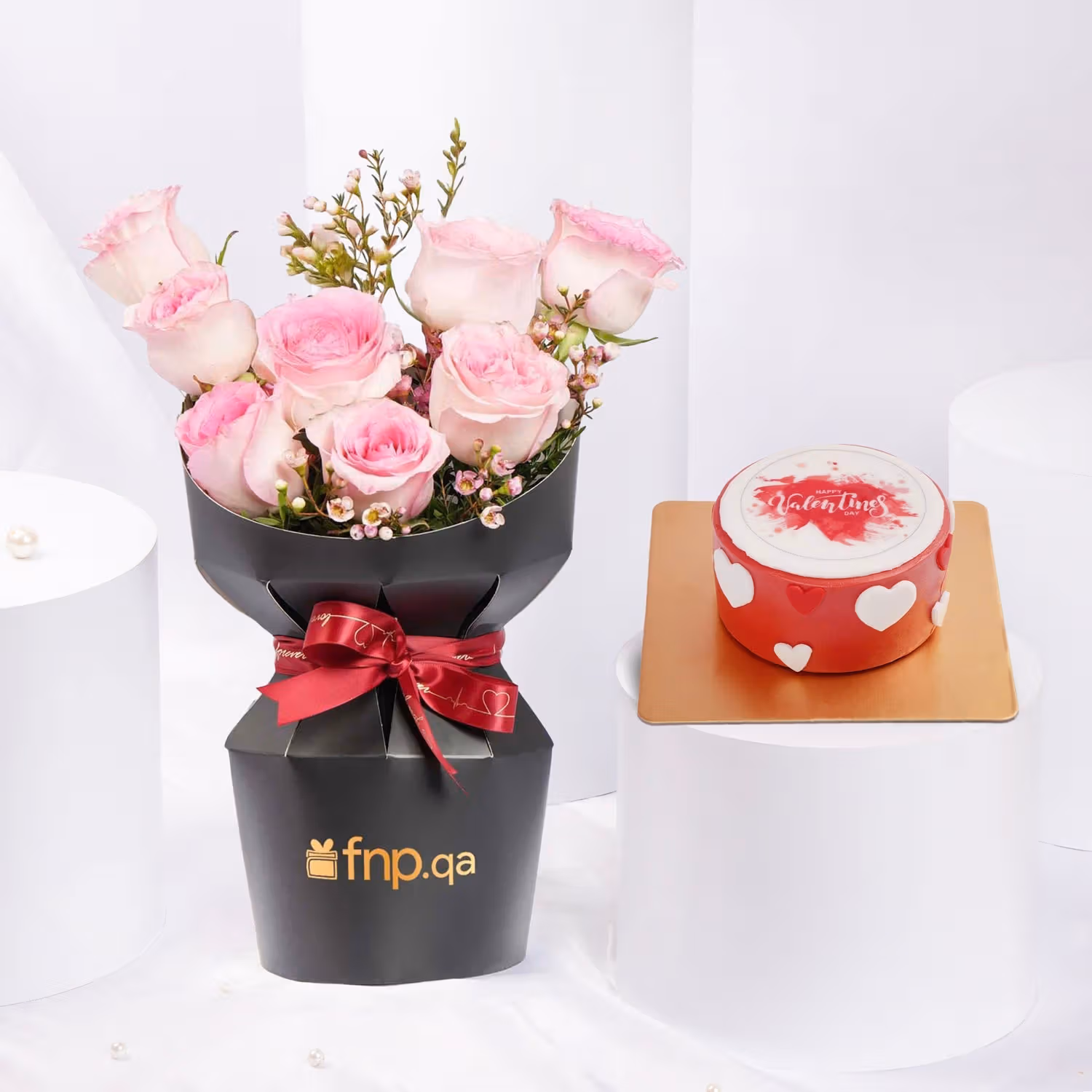 Lovers Bloom 8 Rose Bouquet | Chocolate Mono Cake 250gm