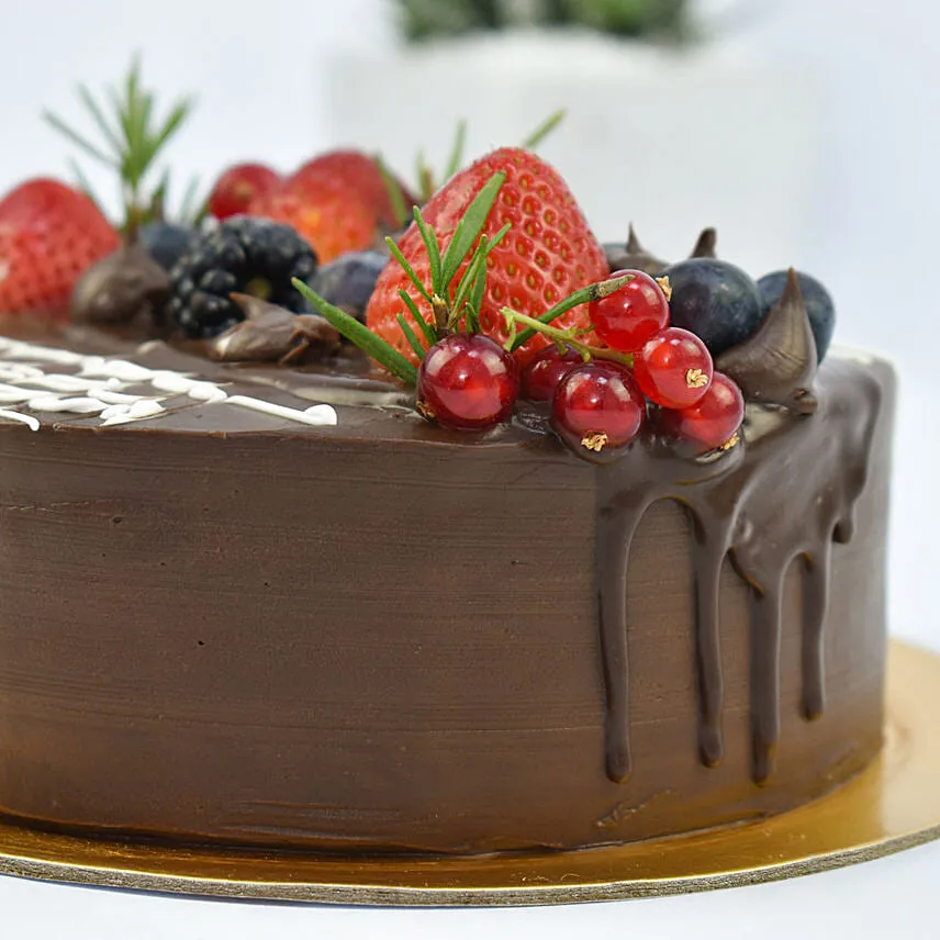 Berries Vegan Chocolate Cake 4 portion