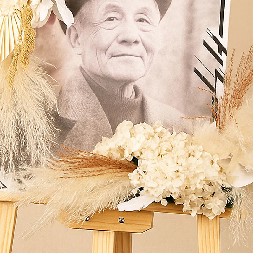 Personalised Sympathy Expression Stand with Dry Flowers