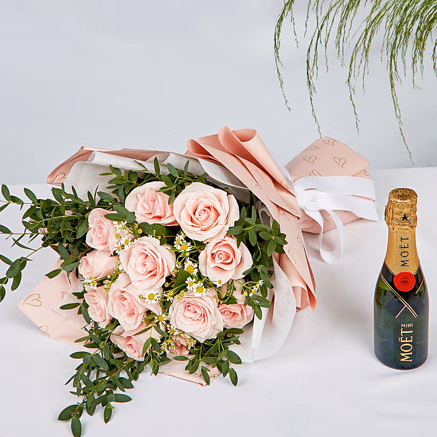 Titanic Rose Chamomile Bouquet For Valentines