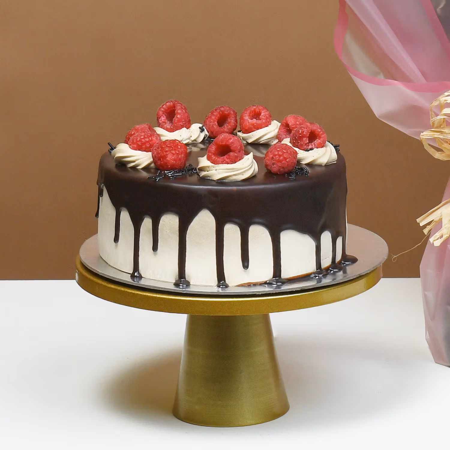 Exquisite Red and Pink Roses Bouquet with Decadent Dripping Chocolate Cake