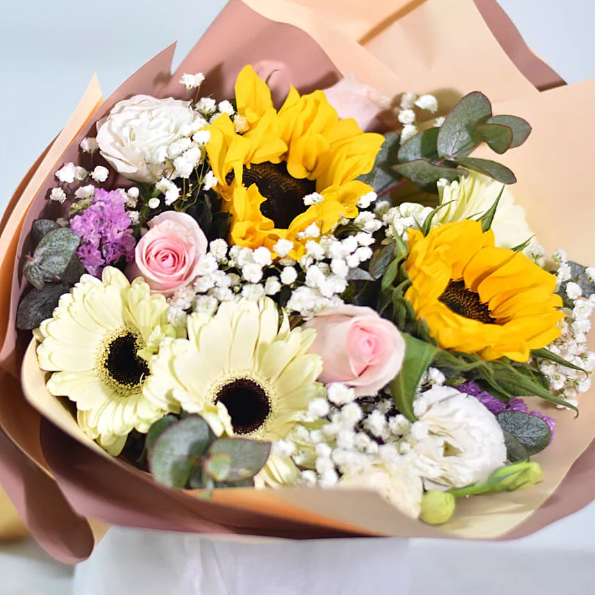 Premium Mixed Flowers Bouquet With Birthday Balloons