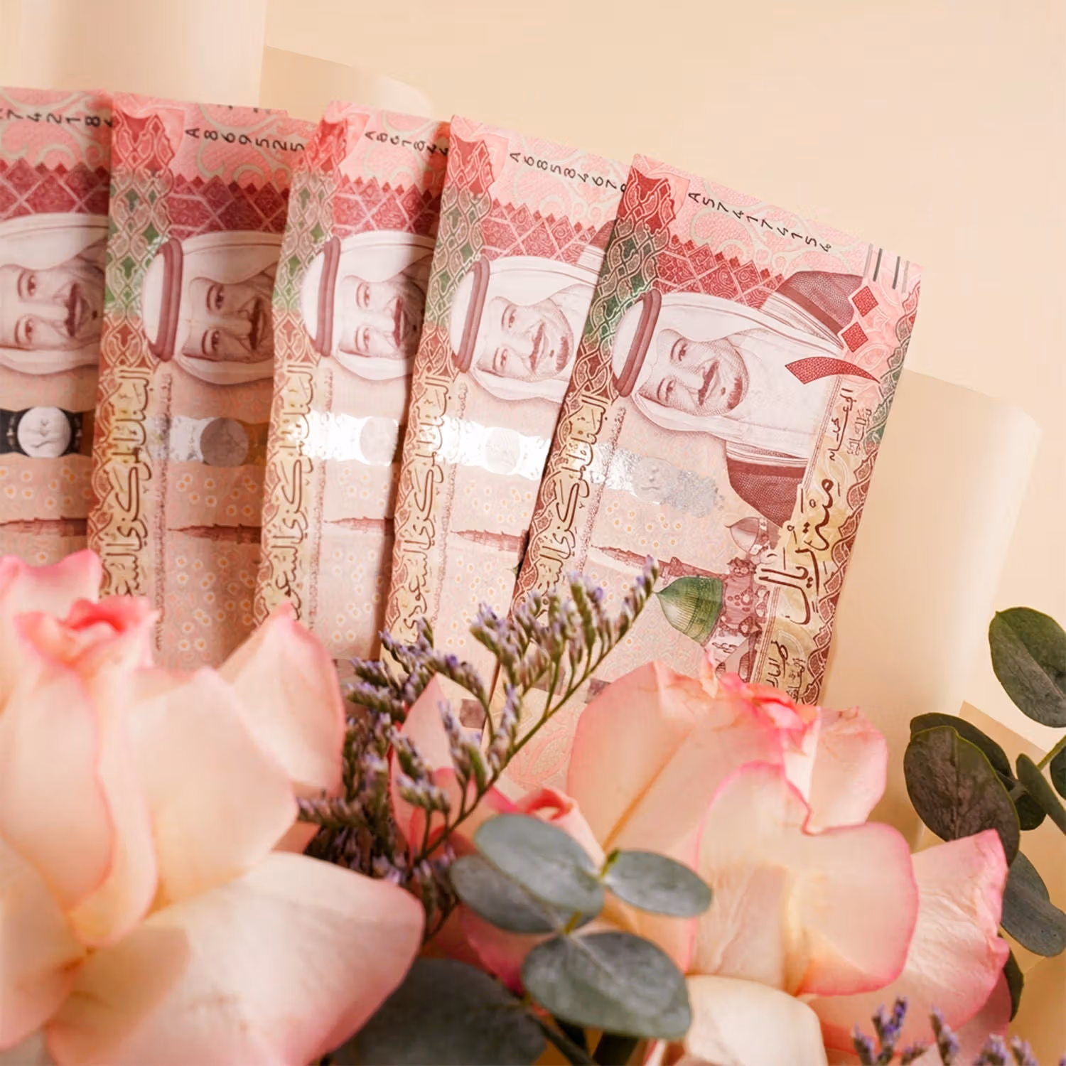 باقة ورد جميلة مع 1000 ريال