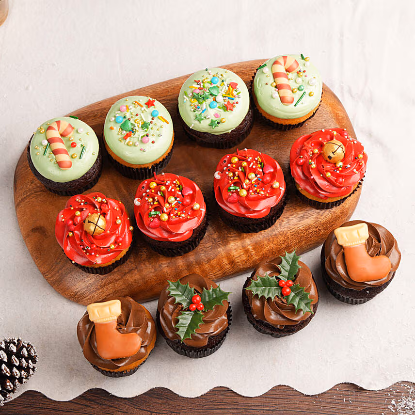 Merry Christmas Delicious Cupcakes 12 Pcs