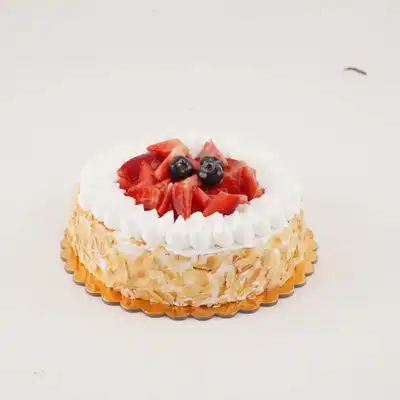Exquisite Iftar Fruit Delight Cake - Half Kg