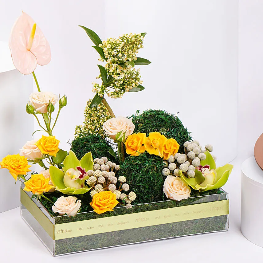 Dubai Chocolate Cake 4 Portion And Flower Arrangement