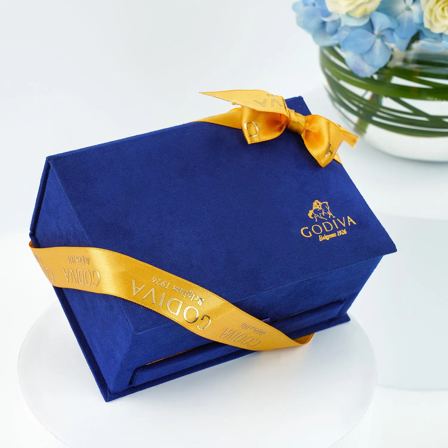 Luxurious Godiva Mini Royal Box with Navy Blue Hydrangea Vase Set